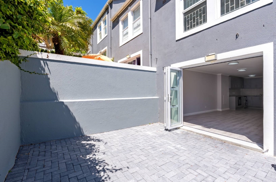 2 Bedroom Property for Sale in Sea Point Western Cape